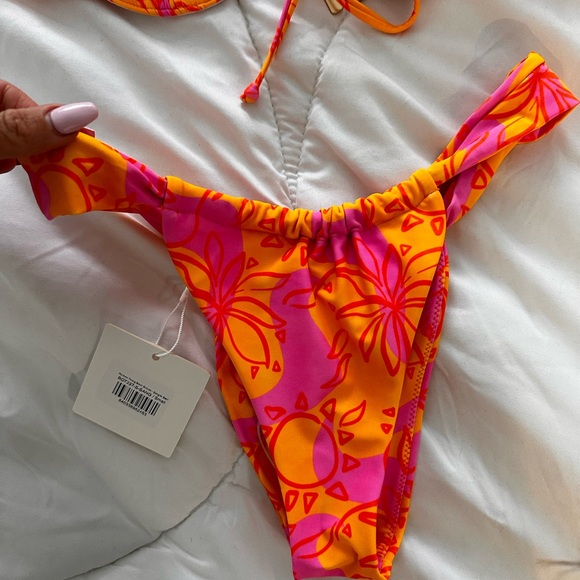 Kulani bikini size small - Picture 3 of 3